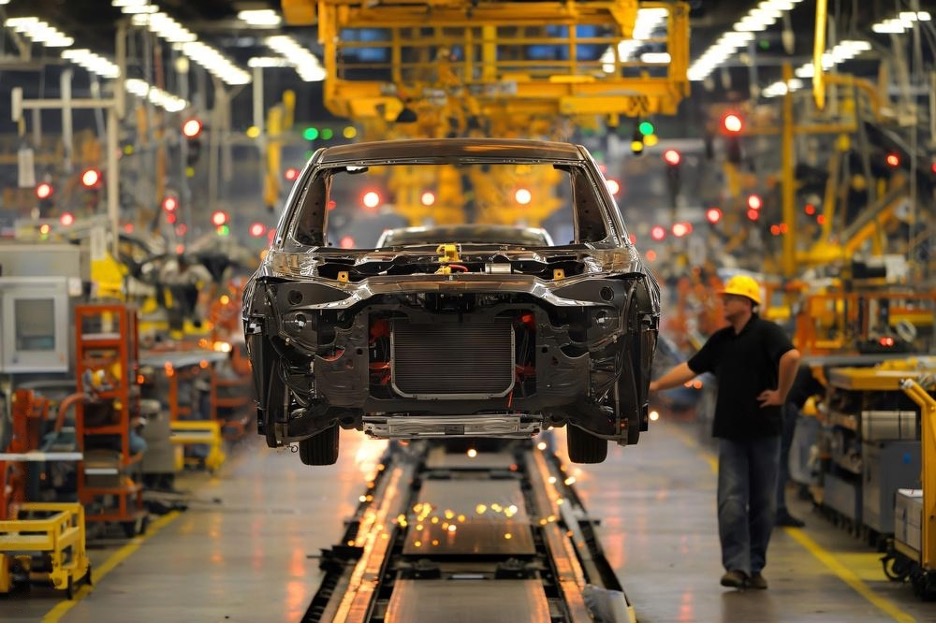 At the Crossroads: The U.S. Presidential Election and the Future of the Auto Industry